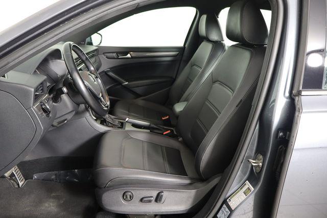 2022 Volkswagen Passat 2.0T R-Line