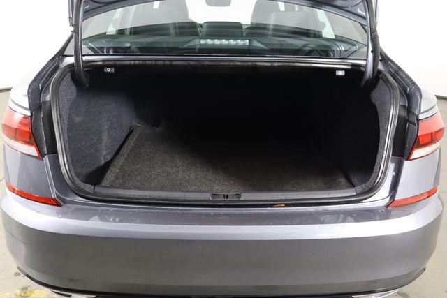 2022 Volkswagen Passat 2.0T R-Line