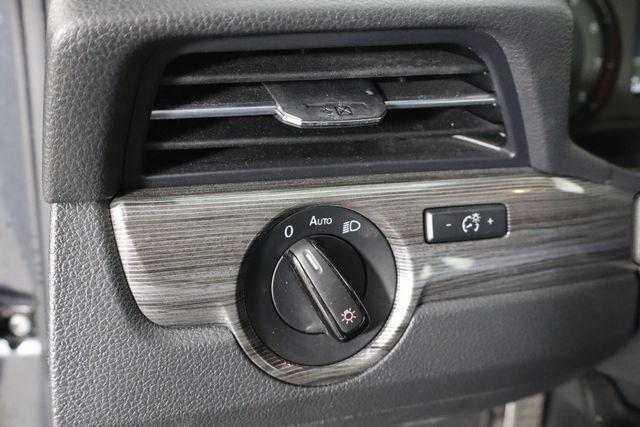 2022 Volkswagen Passat 2.0T R-Line
