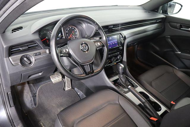 2022 Volkswagen Passat 2.0T R-Line