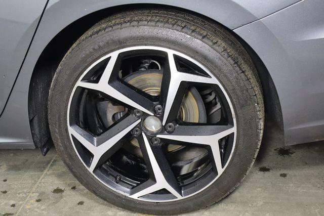2022 Volkswagen Passat 2.0T R-Line