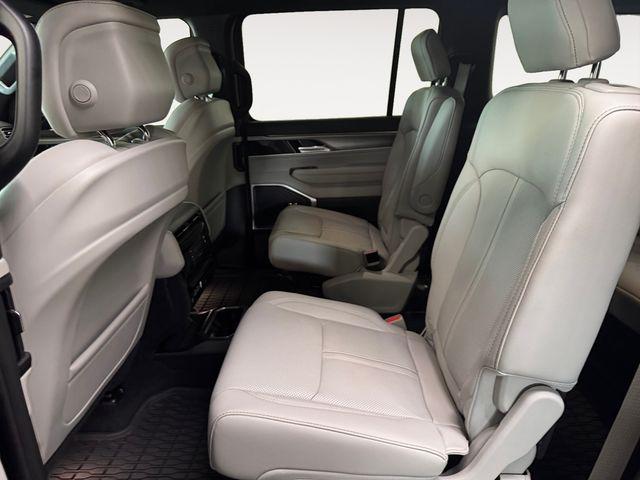 2026 Jeep Grand Wagoneer Unknown