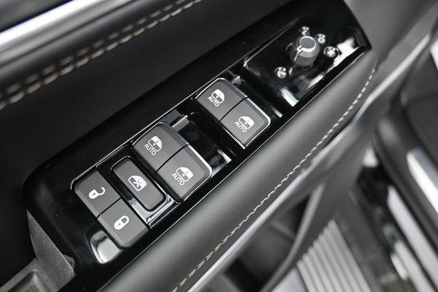 2026 Jeep Grand Wagoneer L Summit Obsidian 4x4