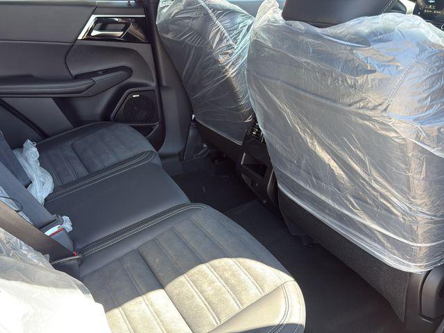 2026 Mitsubishi Outlander LE 1.5T S-AWC
