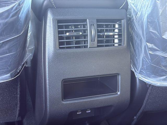 2026 Mitsubishi Outlander LE 1.5T S-AWC