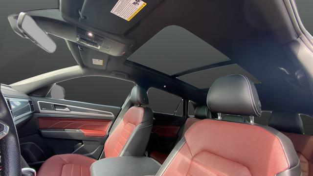 2022 Volkswagen Atlas Cross Sport 3.6L V6 SEL Premium R-Line