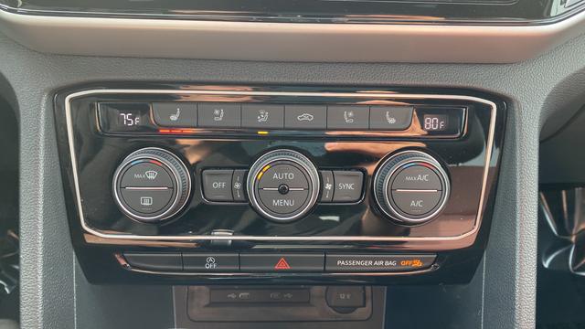 2022 Volkswagen Atlas Cross Sport 3.6L V6 SEL Premium R-Line