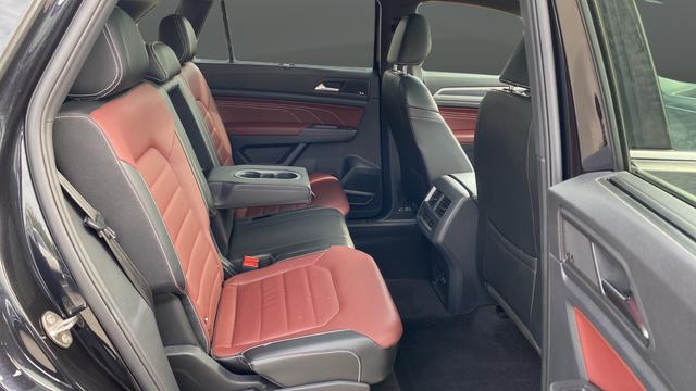 2022 Volkswagen Atlas Cross Sport 3.6L V6 SEL Premium R-Line