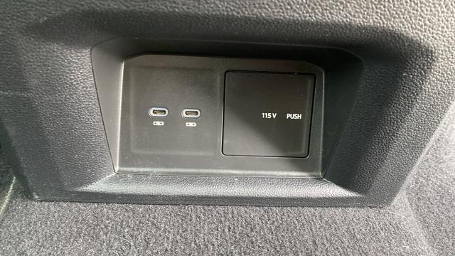 2022 Volkswagen Atlas Cross Sport 3.6L V6 SEL Premium R-Line