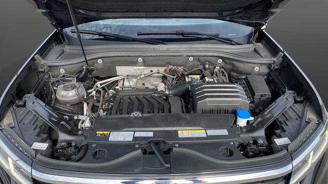 2022 Volkswagen Atlas Cross Sport 3.6L V6 SEL Premium R-Line