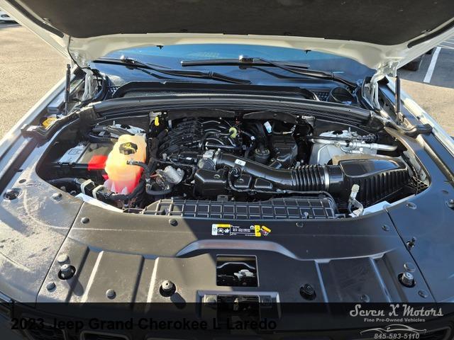 2023 Jeep Grand Cherokee L Laredo 4x4