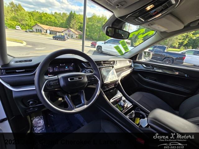 2023 Jeep Grand Cherokee L Laredo 4x4