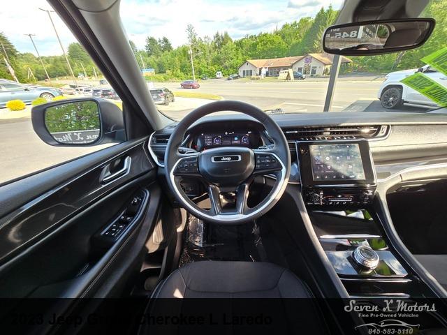 2023 Jeep Grand Cherokee L Laredo 4x4