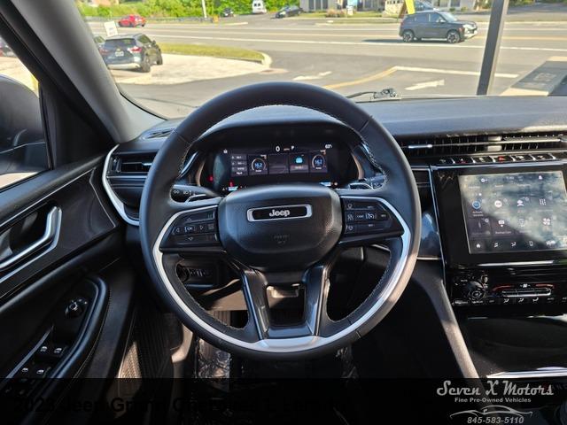 2023 Jeep Grand Cherokee L Laredo 4x4