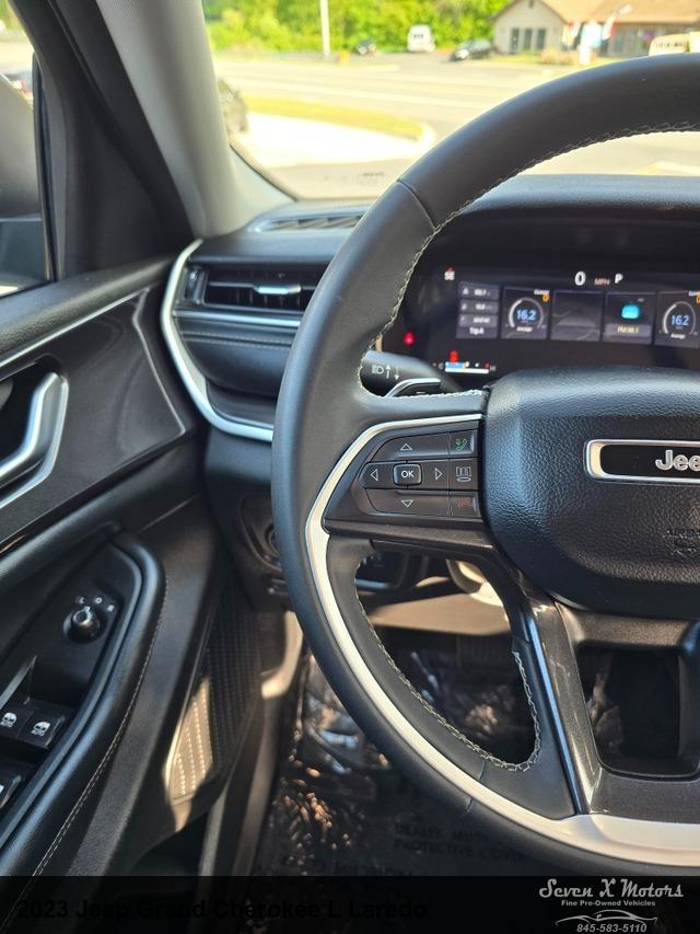 2023 Jeep Grand Cherokee L Laredo 4x4