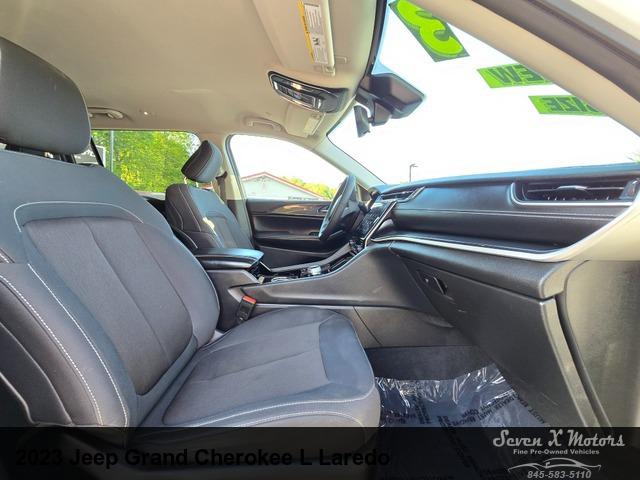 2023 Jeep Grand Cherokee L Laredo 4x4