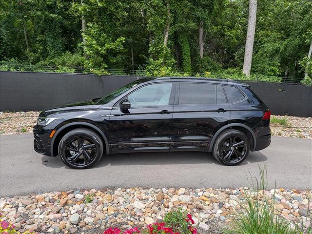 2024 Volkswagen Tiguan 2.0T SE R-Line Black