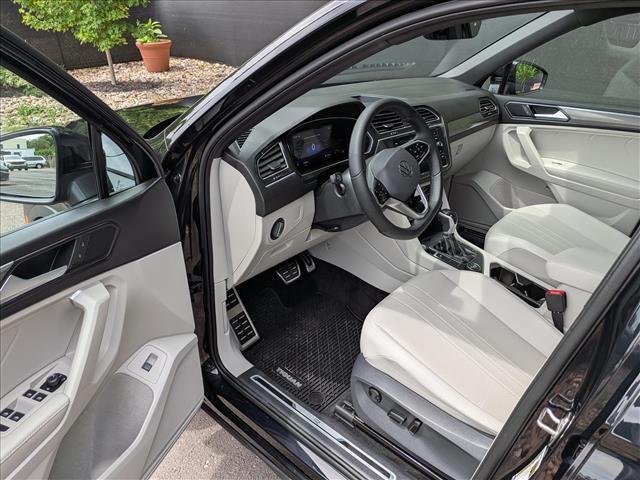 2024 Volkswagen Tiguan 2.0T SE R-Line Black
