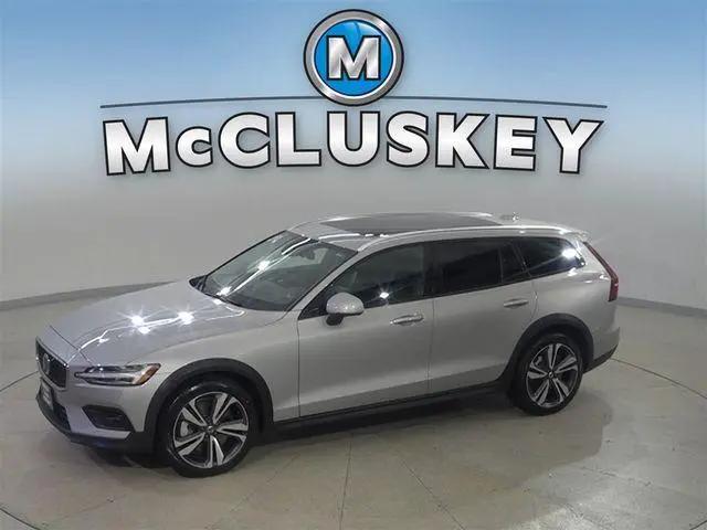 2025 Volvo V60 Cross Country Plus, B5 AWD Gas (mild hybrid) for sale near Cincinnati, OH