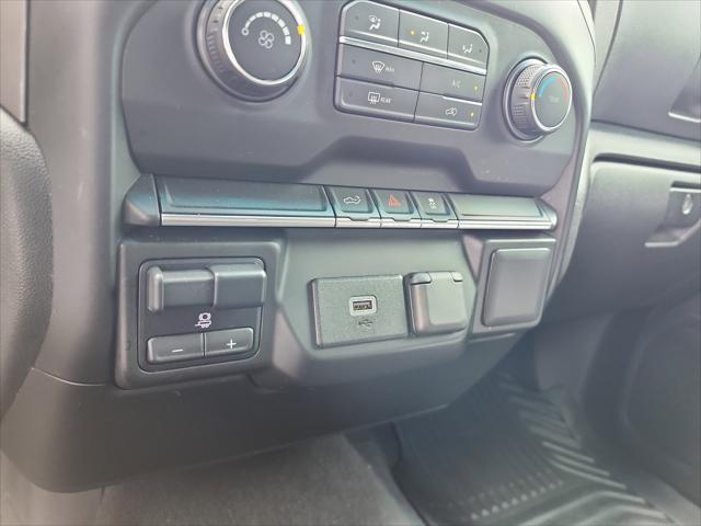 2020 Chevrolet Silverado 1500 4WD Crew Cab Short Bed Custom