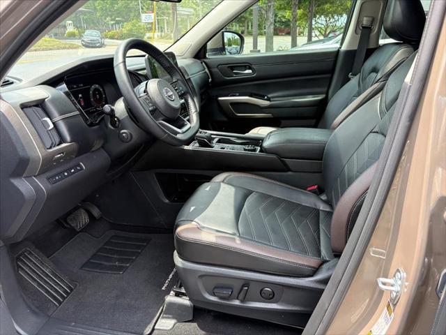 2025 Nissan Pathfinder Platinum 4WD