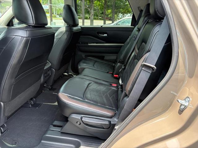 2025 Nissan Pathfinder Platinum 4WD