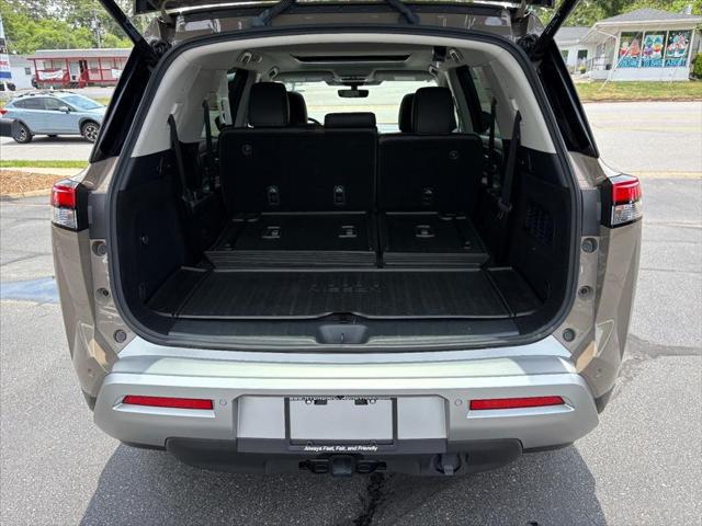 2025 Nissan Pathfinder Platinum 4WD