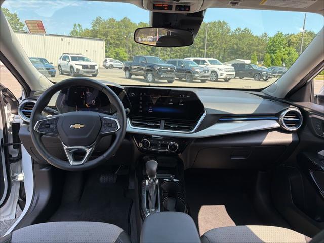2025 Chevrolet Trax FWD LT