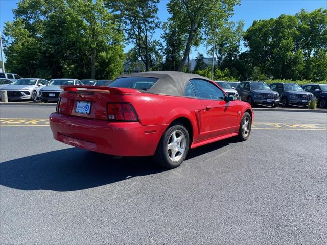 2004 Ford Mustang V6