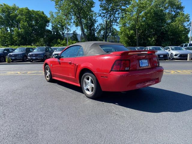 2004 Ford Mustang V6