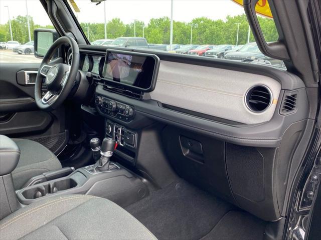2025 Jeep Wrangler 4-Door Sahara 4x4