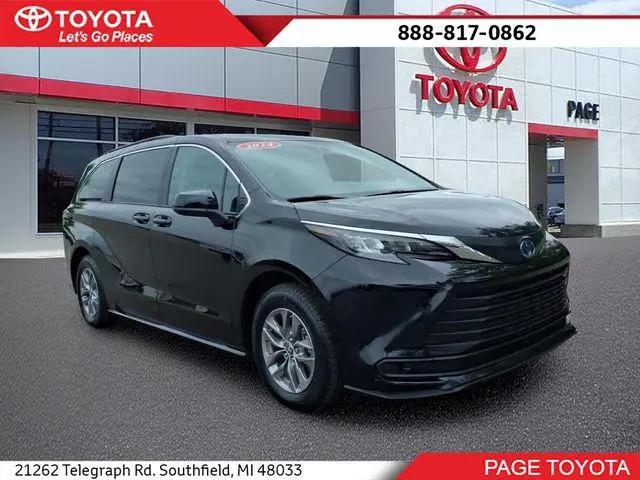2024 Toyota Sienna LE for sale in Southfield, MI