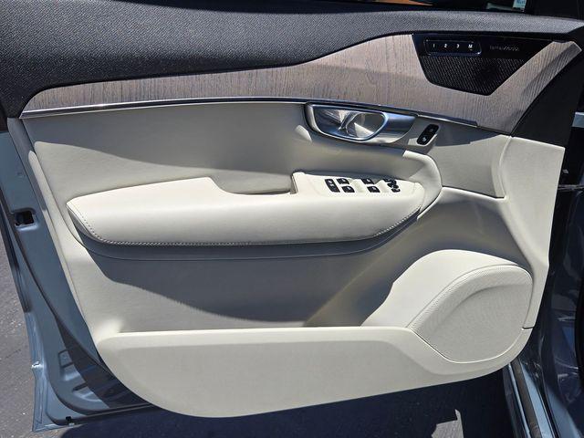 2023 Volvo XC90 Recharge T8 Plus 6-Seater