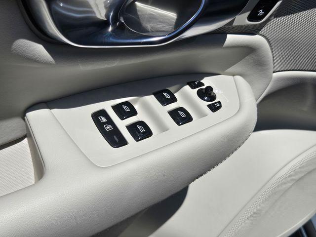 2023 Volvo XC90 Recharge T8 Plus 6-Seater