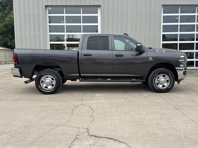 2026 RAM 2500 RAM 2500 TRADESMAN CREW CAB 4X4 64 BOX