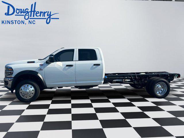 2026 RAM 5500 Chassis RAM 5500 TRADESMAN CHASSIS CREW CAB 4X4 84 CA