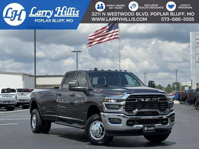2026 RAM Ram 3500 RAM 3500 TRADESMAN CREW CAB 4X4 8 BOX