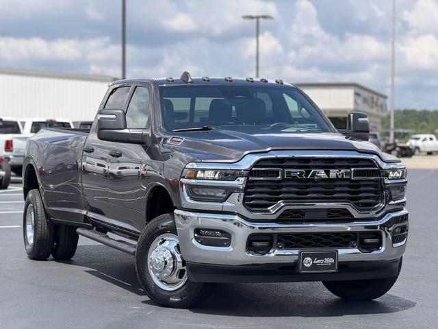 2026 RAM Ram 3500 RAM 3500 TRADESMAN CREW CAB 4X4 8 BOX