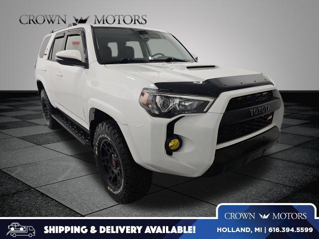 2018 Toyota 4Runner SR5's photo