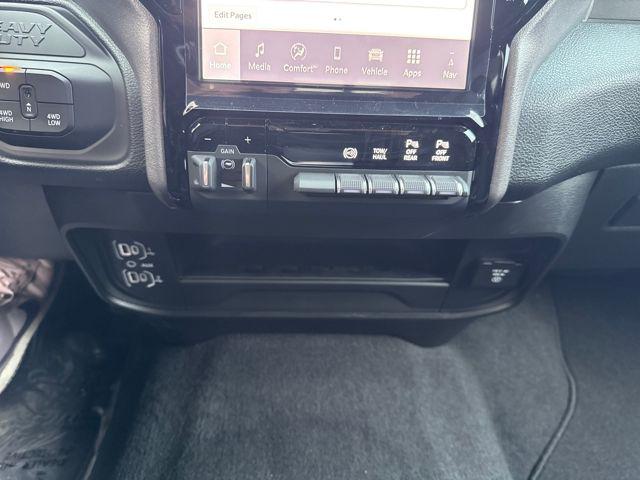 2026 Ram 2500 Black Express Crew Cab 4x4 64 Box