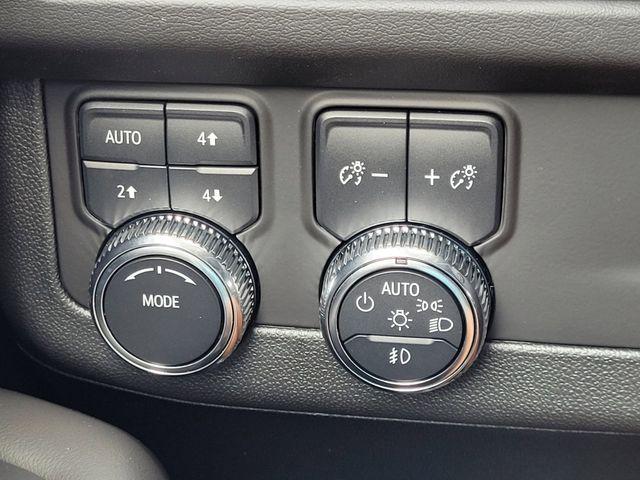 2024 GMC Yukon XL 4WD AT4