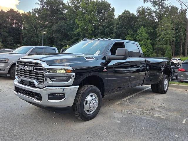 2026 RAM Ram 3500 RAM 3500 TRADESMAN CREW CAB 4X4 8 BOX