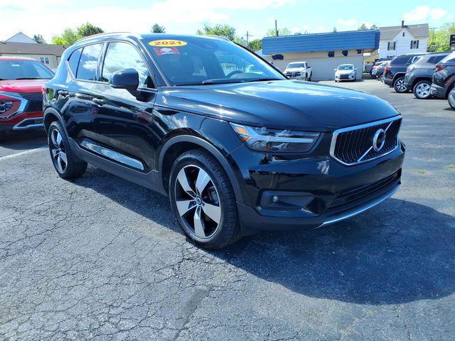 2021 Volvo XC40 T5 Momentum