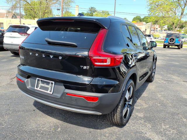 2021 Volvo XC40 T5 Momentum