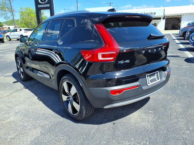 2021 Volvo XC40 T5 Momentum
