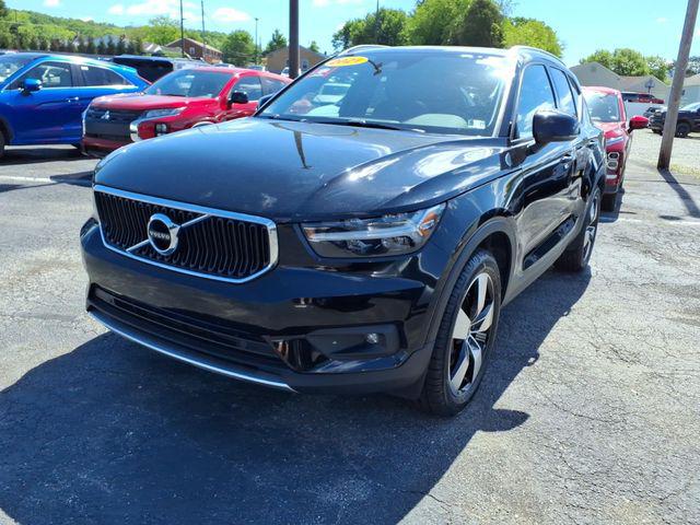 2021 Volvo XC40 T5 Momentum