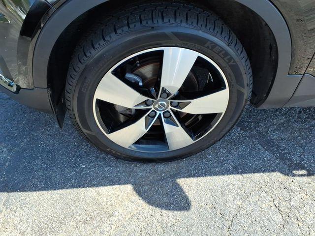 2021 Volvo XC40 T5 Momentum