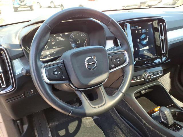 2021 Volvo XC40 T5 Momentum