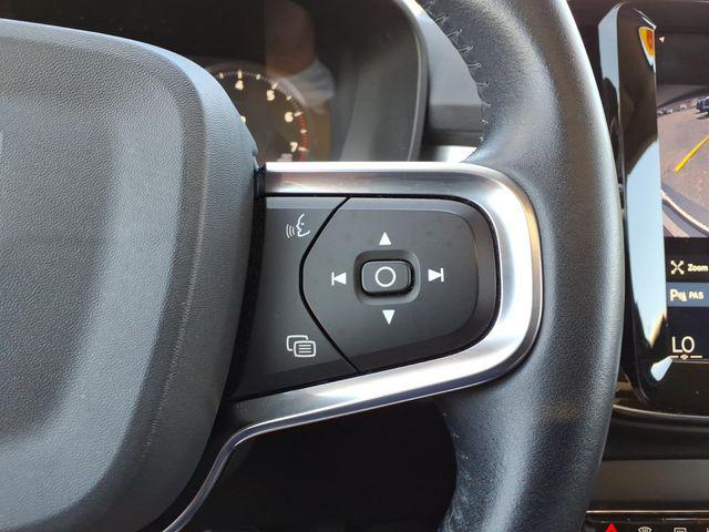 2021 Volvo XC40 T5 Momentum