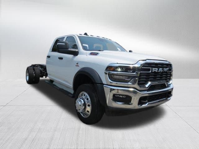 2026 RAM 5500 Chassis RAM 5500 TRADESMAN CHASSIS CREW CAB 4X4 84 CA